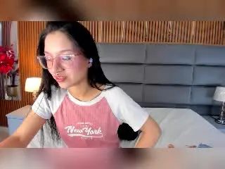 Xlovecam Private Sex Chat of SophieDelaney