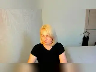 Xlovecam Free Live Porn of AliceeGracee