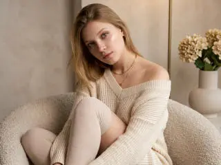 Xlovecam Watch Live Sex Cams of VeraBrabazon
