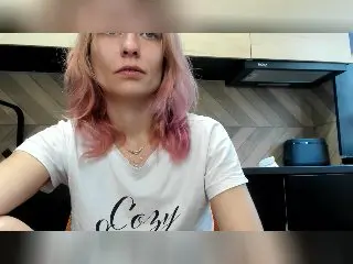 Xlovecam Adult Webcams of KaroKaroline